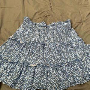 Blue flower designed skirt, stretchy waist, from target, size M